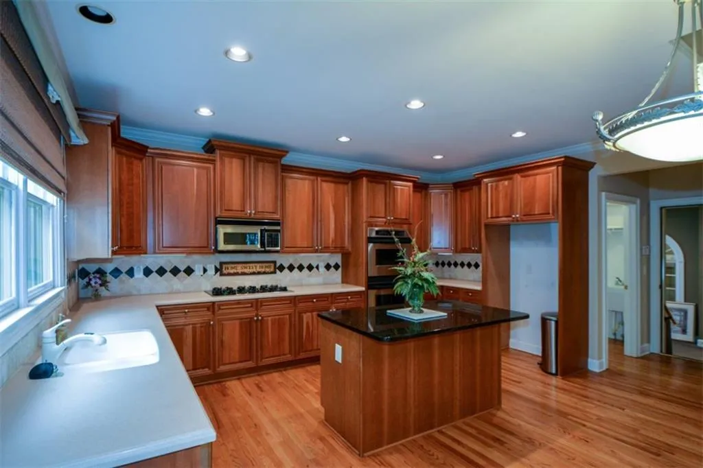 120 Trowbridge Road, Sandy Springs, Georgia 30350, 4 Bedrooms Bedrooms, ,3 BathroomsBathrooms,Residential,Sold,120 Trowbridge Road,7036291