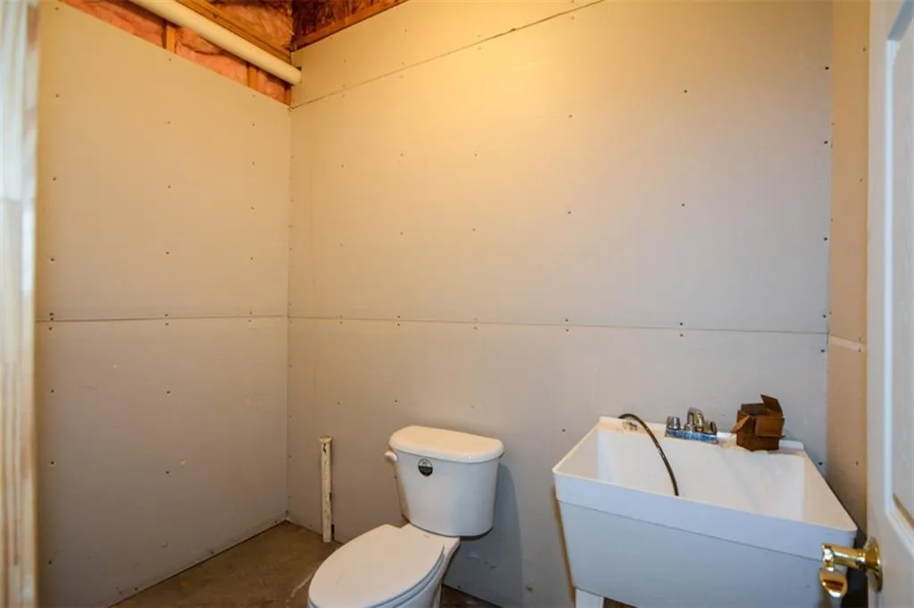 120 Trowbridge Road, Sandy Springs, Georgia 30350, 4 Bedrooms Bedrooms, ,3 BathroomsBathrooms,Residential,Sold,120 Trowbridge Road,7036291