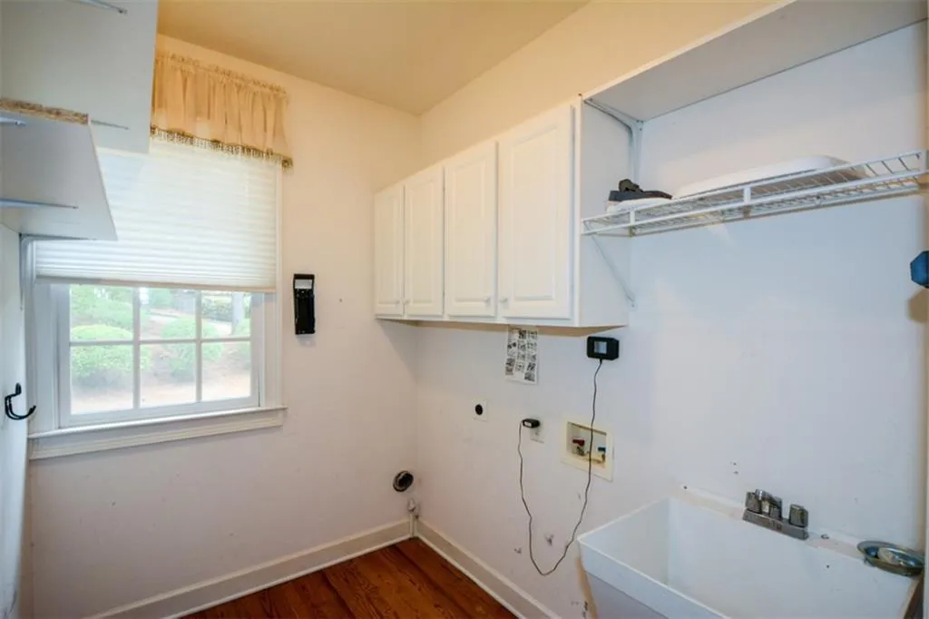 120 Trowbridge Road, Sandy Springs, Georgia 30350, 4 Bedrooms Bedrooms, ,3 BathroomsBathrooms,Residential,Sold,120 Trowbridge Road,7036291