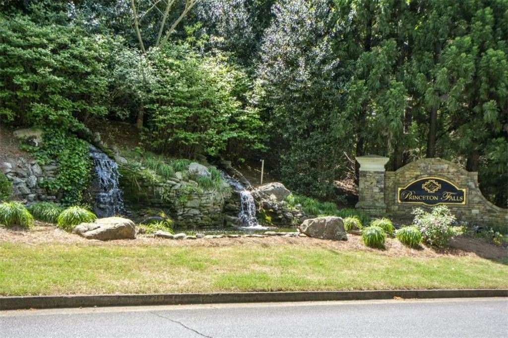 120 Trowbridge Road, Sandy Springs, Georgia 30350, 4 Bedrooms Bedrooms, ,3 BathroomsBathrooms,Residential,Sold,120 Trowbridge Road,7036291