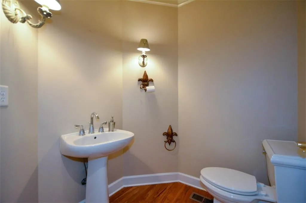 120 Trowbridge Road, Sandy Springs, Georgia 30350, 4 Bedrooms Bedrooms, ,3 BathroomsBathrooms,Residential,Sold,120 Trowbridge Road,7036291