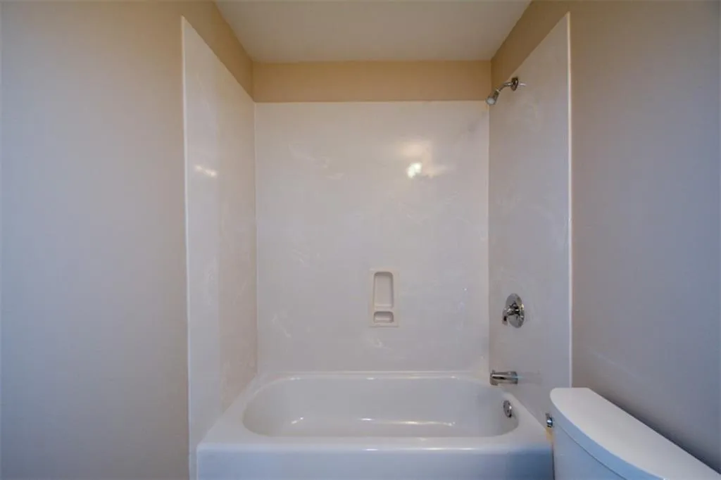 120 Trowbridge Road, Sandy Springs, Georgia 30350, 4 Bedrooms Bedrooms, ,3 BathroomsBathrooms,Residential,Sold,120 Trowbridge Road,7036291