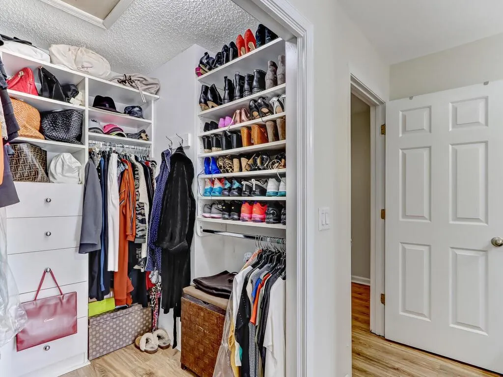 1011 Camden Court Unit 1011, Sandy Springs, Georgia 30327, 2 Bedrooms Bedrooms, ,2 BathroomsBathrooms,Residential,Sold,1011 Camden Court Unit 1011,7001406