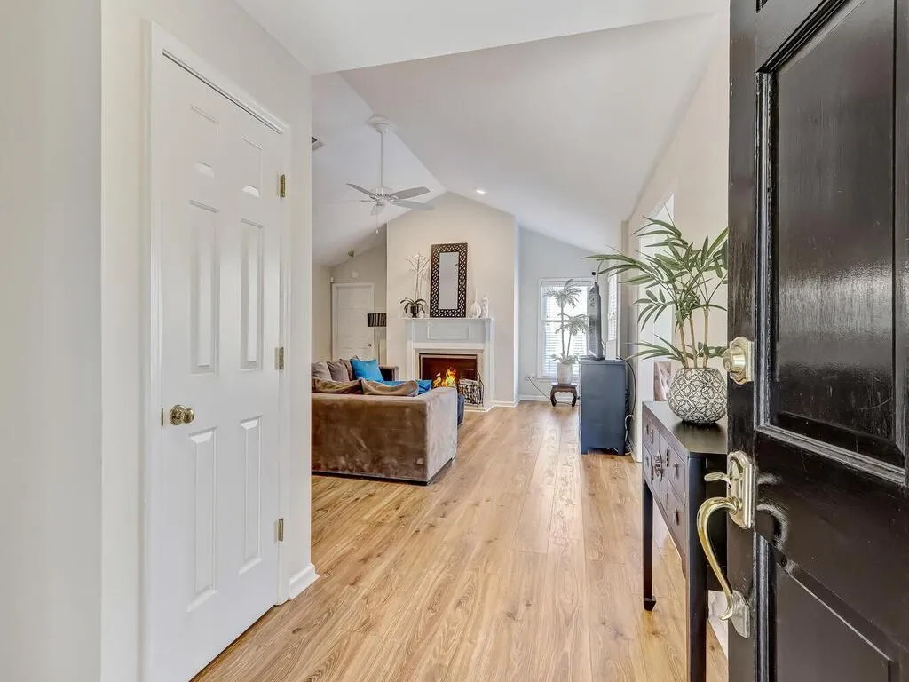 1011 Camden Court Unit 1011, Sandy Springs, Georgia 30327, 2 Bedrooms Bedrooms, ,2 BathroomsBathrooms,Residential,Sold,1011 Camden Court Unit 1011,7001406