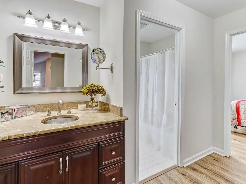 1011 Camden Court Unit 1011, Sandy Springs, Georgia 30327, 2 Bedrooms Bedrooms, ,2 BathroomsBathrooms,Residential,Sold,1011 Camden Court Unit 1011,7001406