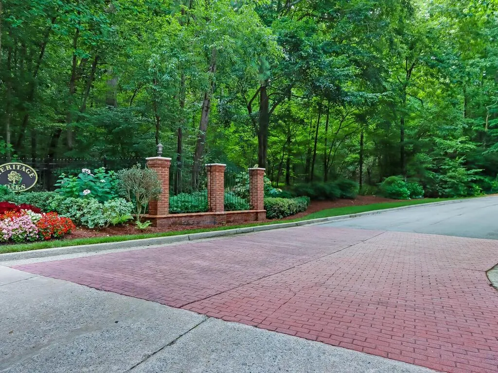 1011 Camden Court Unit 1011, Sandy Springs, Georgia 30327, 2 Bedrooms Bedrooms, ,2 BathroomsBathrooms,Residential,Sold,1011 Camden Court Unit 1011,7001406