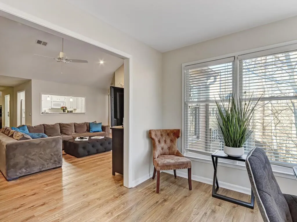 1011 Camden Court Unit 1011, Sandy Springs, Georgia 30327, 2 Bedrooms Bedrooms, ,2 BathroomsBathrooms,Residential,Sold,1011 Camden Court Unit 1011,7001406