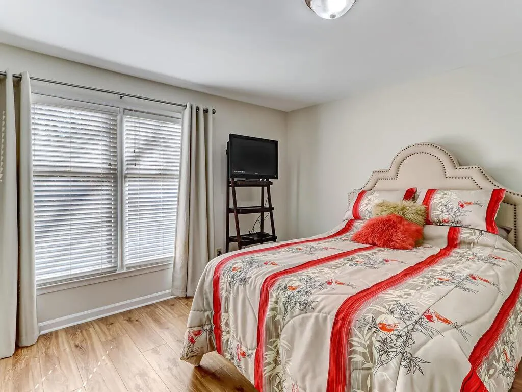 1011 Camden Court Unit 1011, Sandy Springs, Georgia 30327, 2 Bedrooms Bedrooms, ,2 BathroomsBathrooms,Residential,Sold,1011 Camden Court Unit 1011,7001406