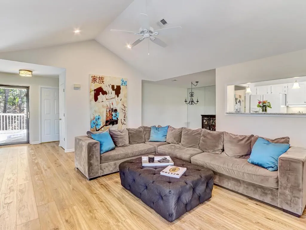 1011 Camden Court Unit 1011, Sandy Springs, Georgia 30327, 2 Bedrooms Bedrooms, ,2 BathroomsBathrooms,Residential,Sold,1011 Camden Court Unit 1011,7001406