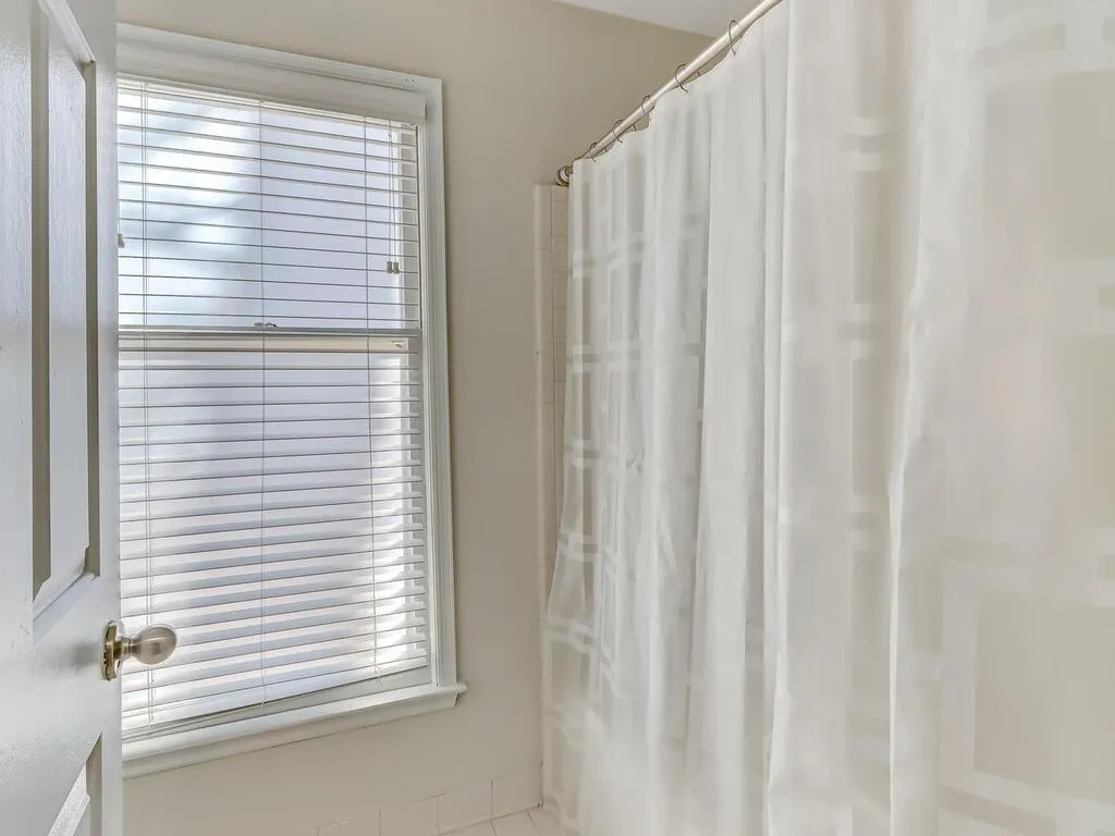 1011 Camden Court Unit 1011, Sandy Springs, Georgia 30327, 2 Bedrooms Bedrooms, ,2 BathroomsBathrooms,Residential,Sold,1011 Camden Court Unit 1011,7001406