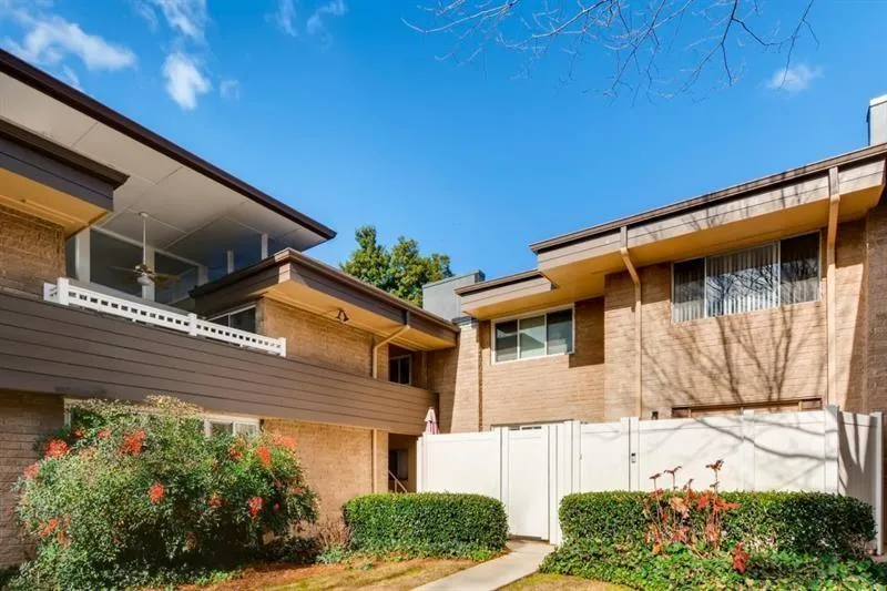 346 Carpenter Drive Unit 72, Sandy Springs, Georgia 30328, 2 Bedrooms Bedrooms, ,2 BathroomsBathrooms,Residential,Sold,346 Carpenter Drive Unit 72,6846146 346 Carpenter Drive Unit 72, Sandy Springs, Georgia 30328, 2 Bedrooms Bedrooms, ,2 BathroomsBathrooms,Residential,Sold,346 Carpenter Drive Unit 72,6846146