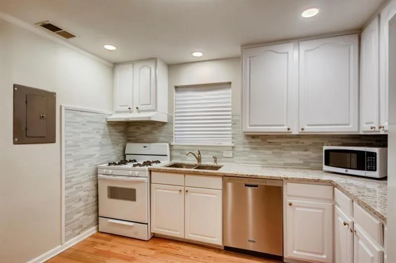 346 Carpenter Drive Unit 72, Sandy Springs, Georgia 30328, 2 Bedrooms Bedrooms, ,2 BathroomsBathrooms,Residential,Sold,346 Carpenter Drive Unit 72,6846146 346 Carpenter Drive Unit 72, Sandy Springs, Georgia 30328, 2 Bedrooms Bedrooms, ,2 BathroomsBathrooms,Residential,Sold,346 Carpenter Drive Unit 72,6846146