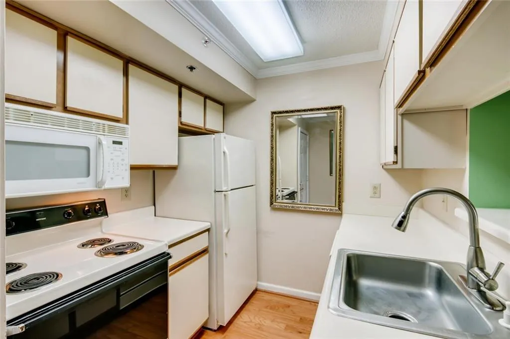 795 Hammond Drive Unit 411, Atlanta, Georgia 30328, 1 Bedroom Bedrooms, ,1 BathroomBathrooms,Residential,Sold,795 Hammond Drive Unit 411,6695521