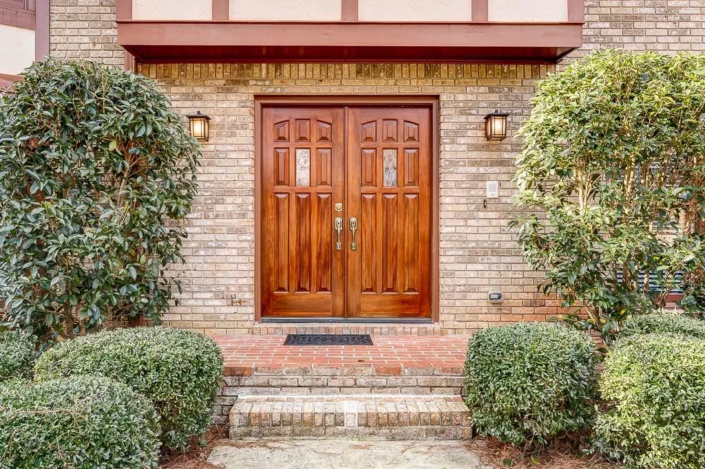 7410 Crompton Court, Sandy Springs, Georgia 30350, 5 Bedrooms Bedrooms, ,4 BathroomsBathrooms,Residential,Sold,7410 Crompton Court,5646906