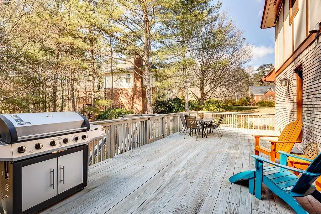 7410 Crompton Court, Sandy Springs, Georgia 30350, 5 Bedrooms Bedrooms, ,4 BathroomsBathrooms,Residential,Sold,7410 Crompton Court,5646906