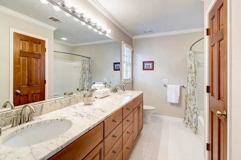 7410 Crompton Court, Sandy Springs, Georgia 30350, 5 Bedrooms Bedrooms, ,4 BathroomsBathrooms,Residential,Sold,7410 Crompton Court,5646906