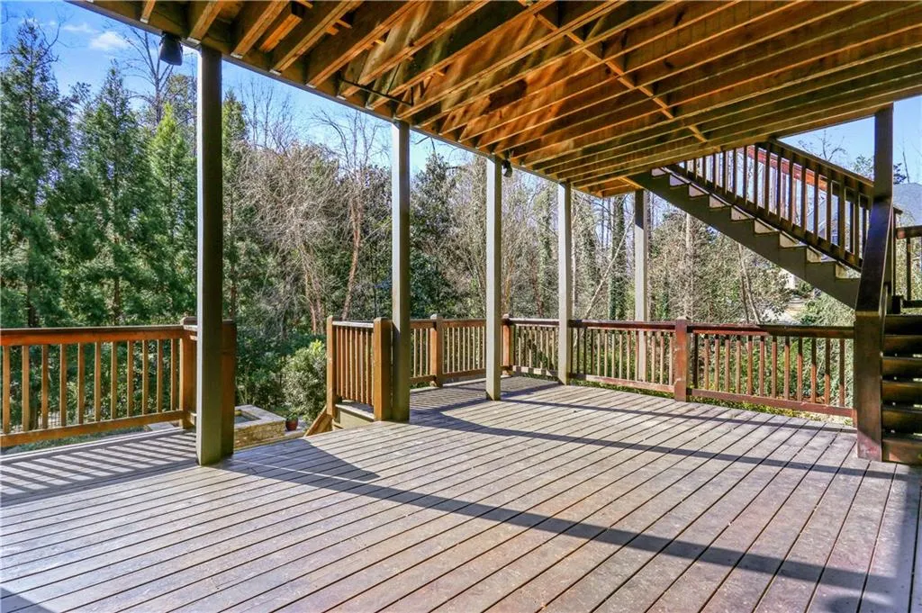 30 Brookside Walk, Atlanta, Georgia 30342, 6 Bedrooms Bedrooms, ,6 BathroomsBathrooms,Residential,Sold,30 Brookside Walk,5799502