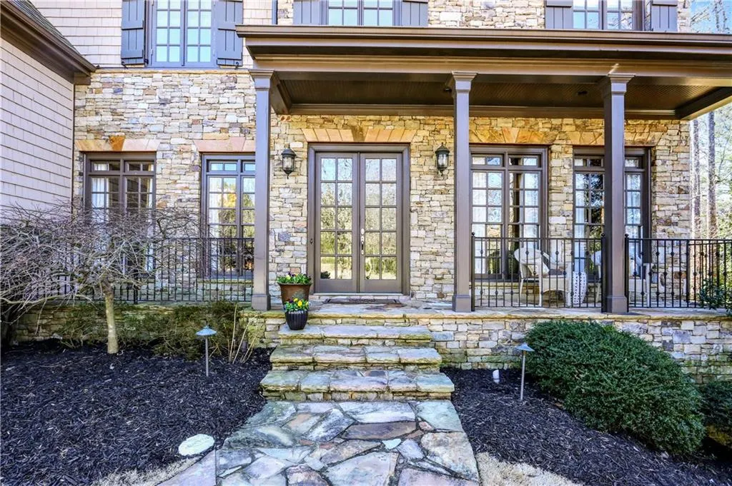 30 Brookside Walk, Atlanta, Georgia 30342, 6 Bedrooms Bedrooms, ,6 BathroomsBathrooms,Residential,Sold,30 Brookside Walk,5799502