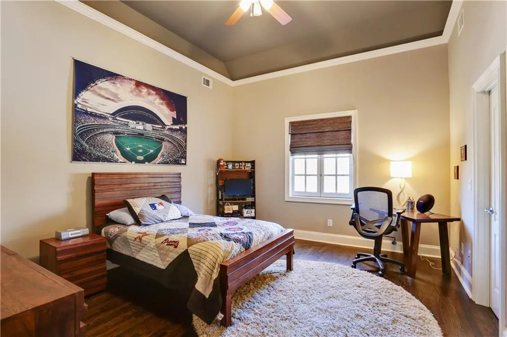 30 Brookside Walk, Atlanta, Georgia 30342, 6 Bedrooms Bedrooms, ,6 BathroomsBathrooms,Residential,Sold,30 Brookside Walk,5799502