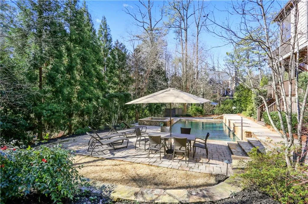 30 Brookside Walk, Atlanta, Georgia 30342, 6 Bedrooms Bedrooms, ,6 BathroomsBathrooms,Residential,Sold,30 Brookside Walk,5799502