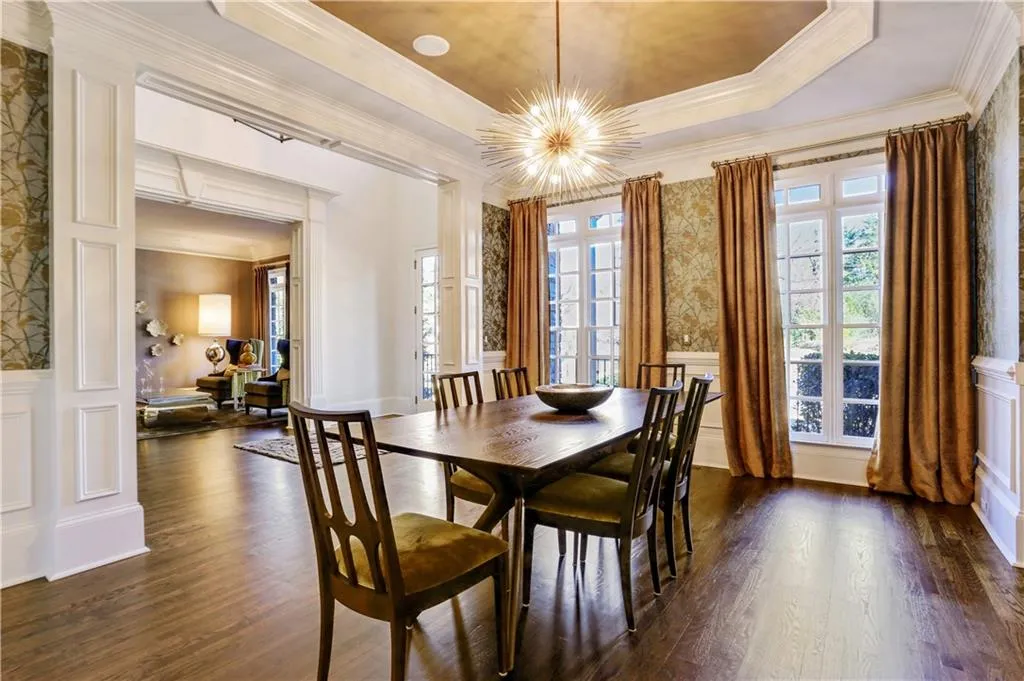 30 Brookside Walk, Atlanta, Georgia 30342, 6 Bedrooms Bedrooms, ,6 BathroomsBathrooms,Residential,Sold,30 Brookside Walk,5799502