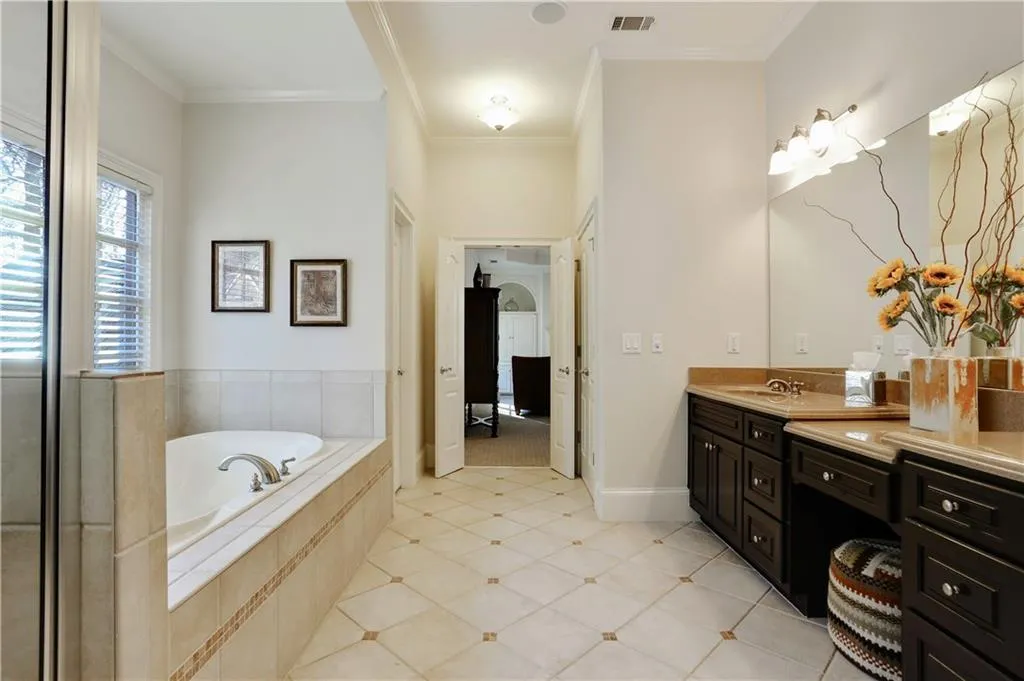 30 Brookside Walk, Atlanta, Georgia 30342, 6 Bedrooms Bedrooms, ,6 BathroomsBathrooms,Residential,Sold,30 Brookside Walk,5799502