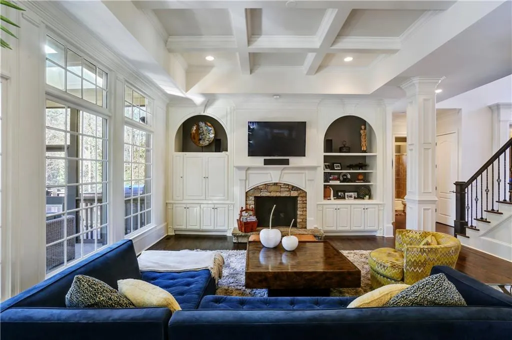 30 Brookside Walk, Atlanta, Georgia 30342, 6 Bedrooms Bedrooms, ,6 BathroomsBathrooms,Residential,Sold,30 Brookside Walk,5799502