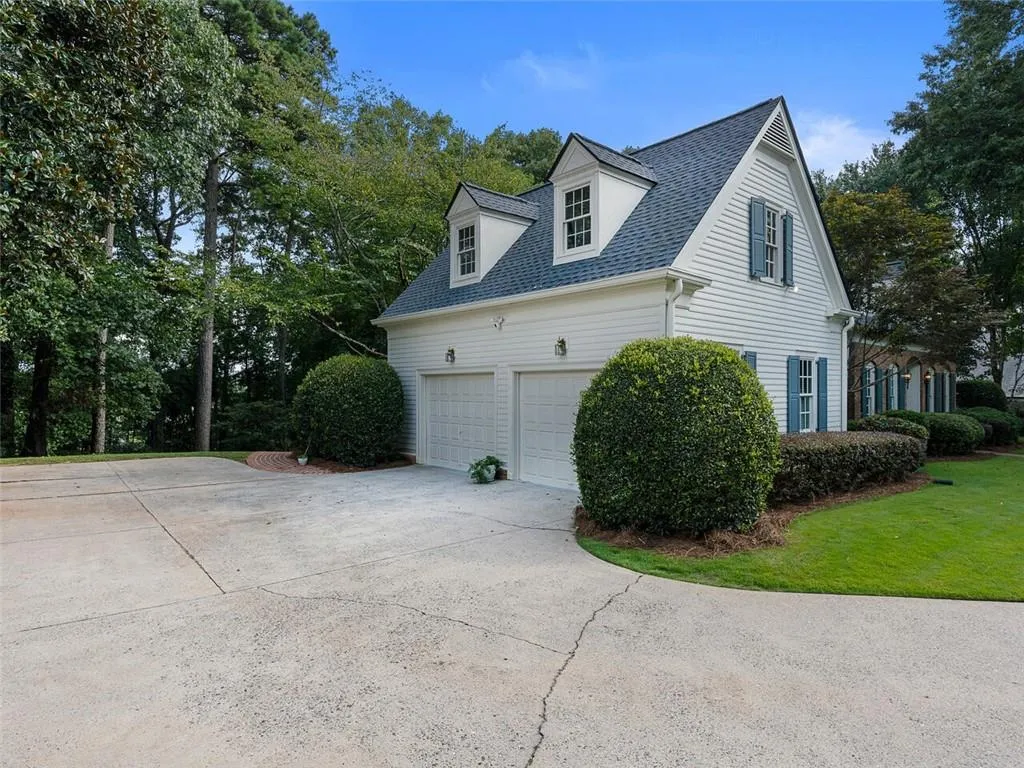 5 Powers Chase Circle, Sandy Springs, Georgia 30327, 5 Bedrooms Bedrooms, ,5 BathroomsBathrooms,Residential,Sold,5 Powers Chase Circle,7106039