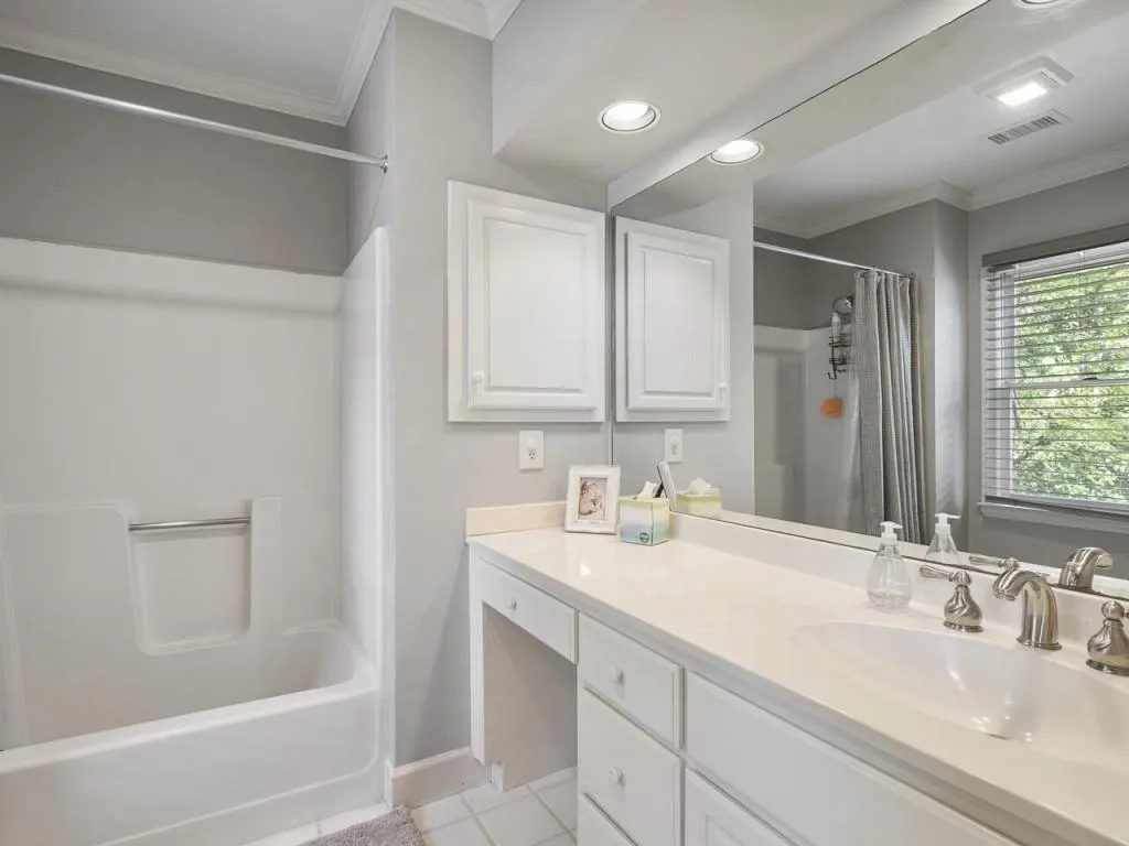 5 Powers Chase Circle, Sandy Springs, Georgia 30327, 5 Bedrooms Bedrooms, ,5 BathroomsBathrooms,Residential,Sold,5 Powers Chase Circle,7106039