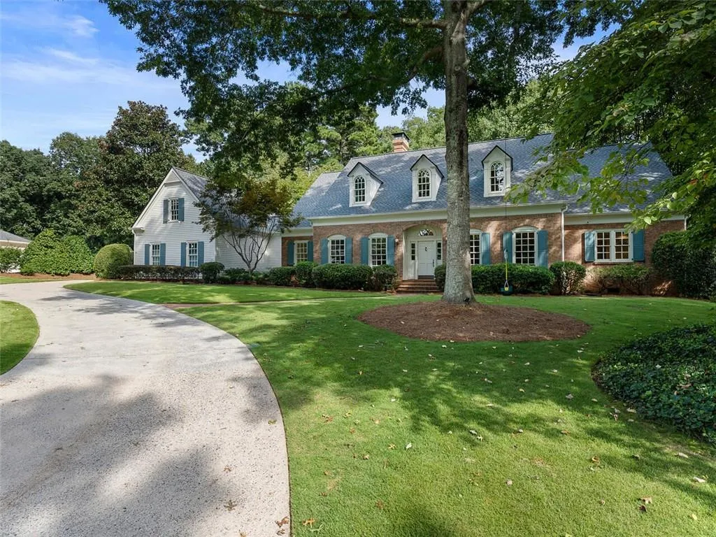 5 Powers Chase Circle, Sandy Springs, Georgia 30327, 5 Bedrooms Bedrooms, ,5 BathroomsBathrooms,Residential,Sold,5 Powers Chase Circle,7106039