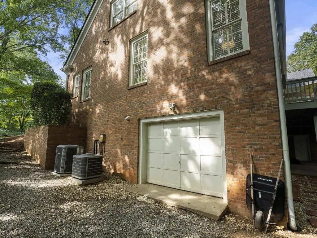 5 Powers Chase Circle, Sandy Springs, Georgia 30327, 5 Bedrooms Bedrooms, ,5 BathroomsBathrooms,Residential,Sold,5 Powers Chase Circle,7106039