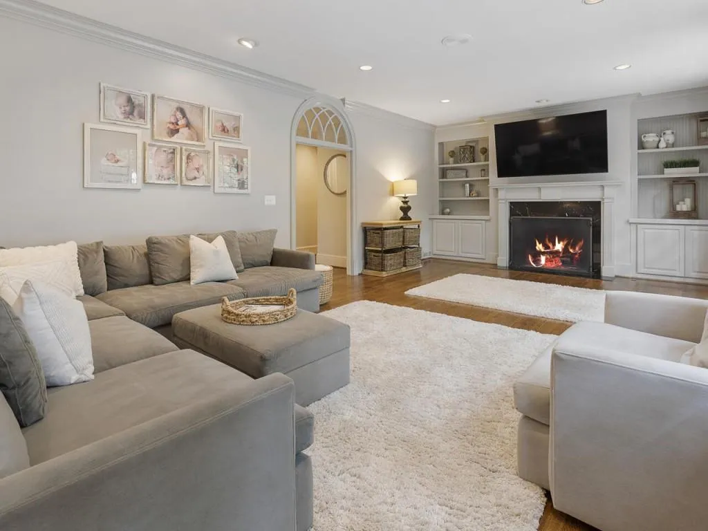 5 Powers Chase Circle, Sandy Springs, Georgia 30327, 5 Bedrooms Bedrooms, ,5 BathroomsBathrooms,Residential,Sold,5 Powers Chase Circle,7106039