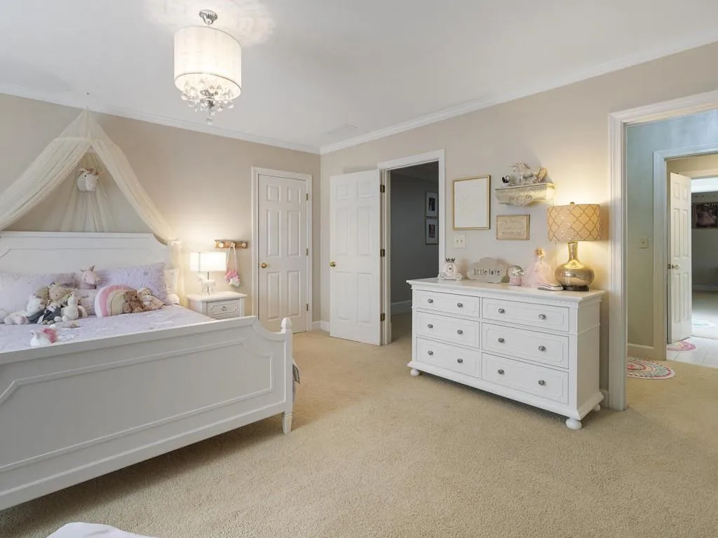 5 Powers Chase Circle, Sandy Springs, Georgia 30327, 5 Bedrooms Bedrooms, ,5 BathroomsBathrooms,Residential,Sold,5 Powers Chase Circle,7106039