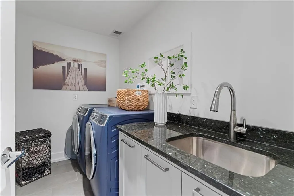 upper level laundry room