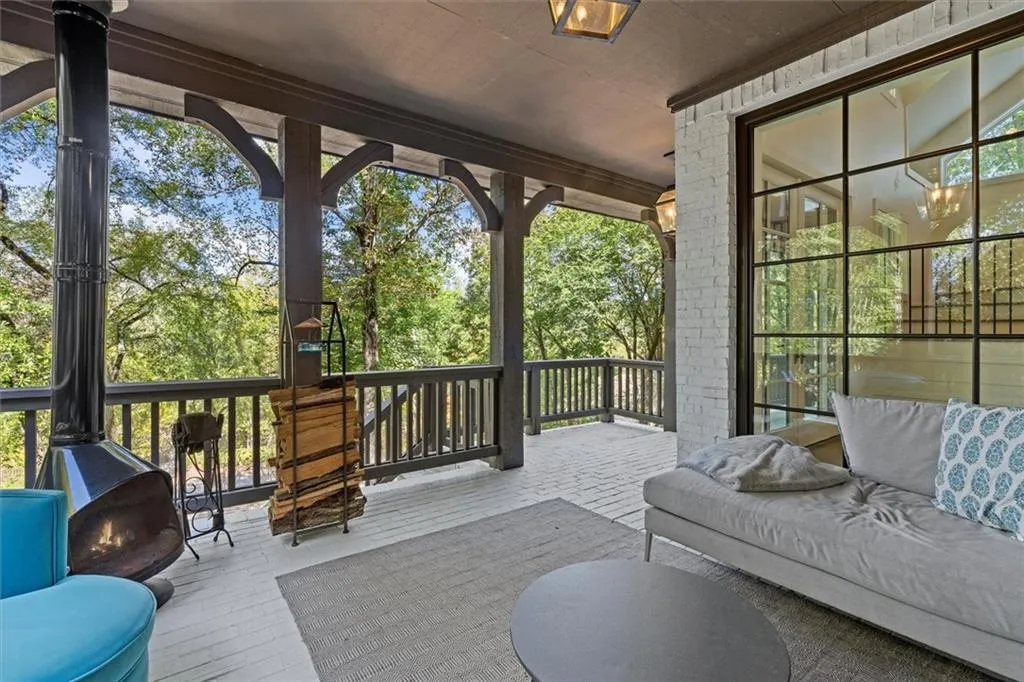 6305 River Chase Circle, Atlanta, Georgia 30328, 4 Bedrooms Bedrooms, ,5 BathroomsBathrooms,Residential,For Sale,6305 River Chase Circle,7625991