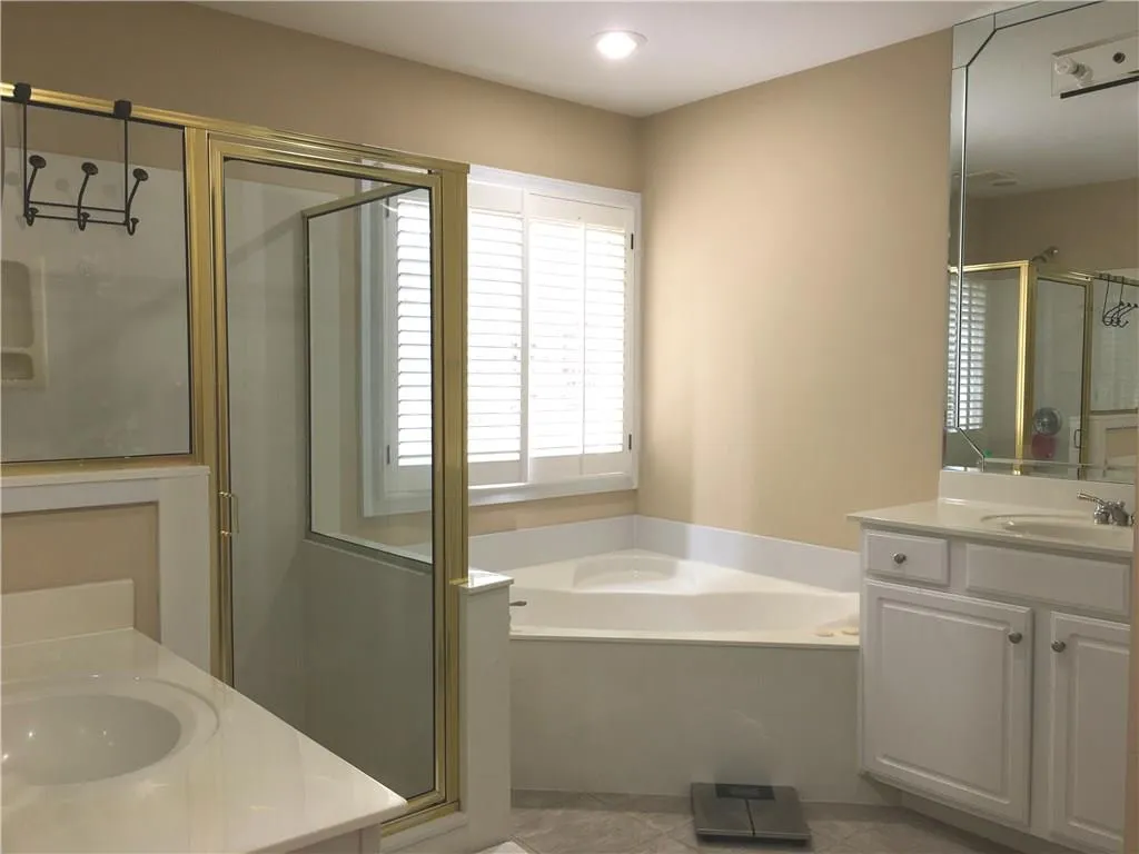 971 Wescott Lane, Atlanta, Georgia 30319, 4 Bedrooms Bedrooms, ,4 BathroomsBathrooms,Residential,Sold,971 Wescott Lane,5717693