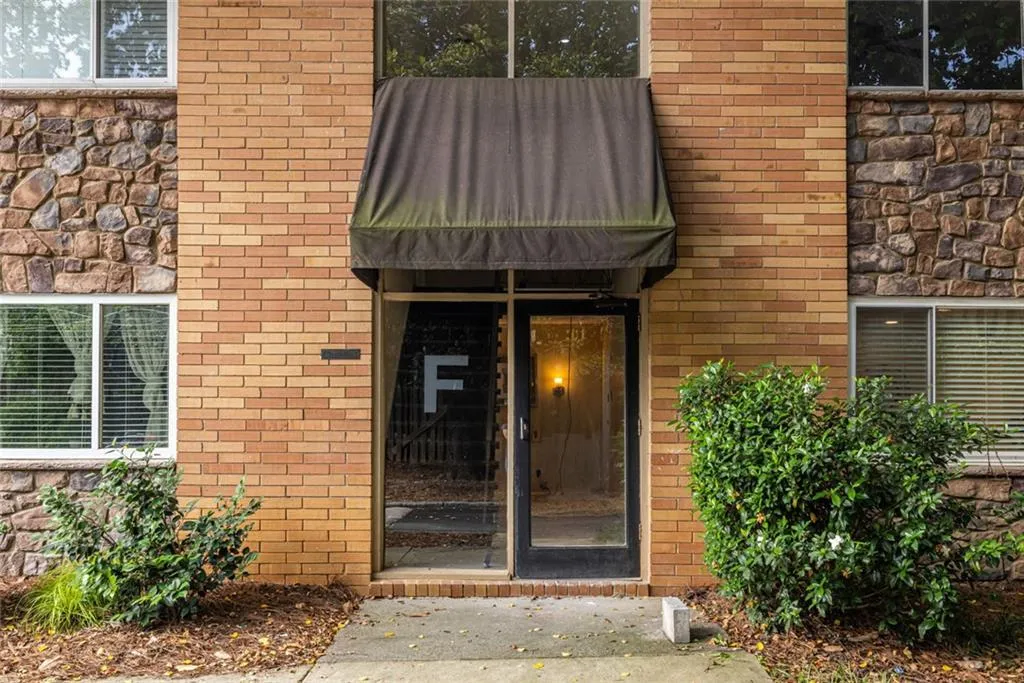 115 Biscayne Drive Nw Unit F10, Atlanta, Georgia 30309, 3 Bedrooms Bedrooms, ,2 BathroomsBathrooms,Residential,For Sale,115 Biscayne Drive Nw Unit F10,7593890
