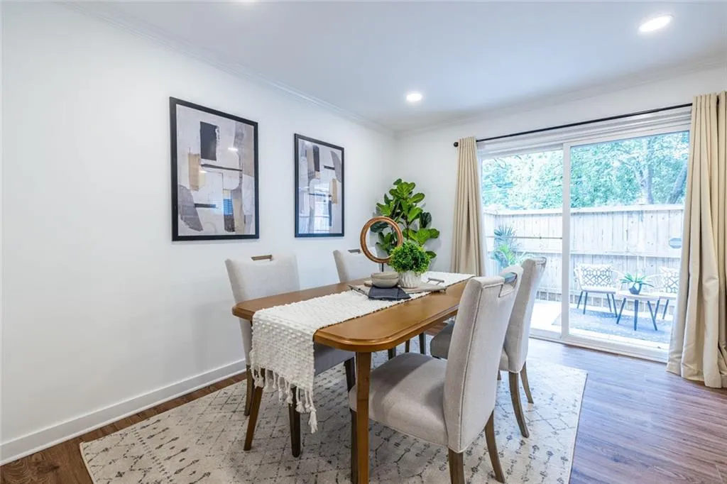 115 Biscayne Drive Nw Unit F10, Atlanta, Georgia 30309, 3 Bedrooms Bedrooms, ,2 BathroomsBathrooms,Residential,For Sale,115 Biscayne Drive Nw Unit F10,7593890