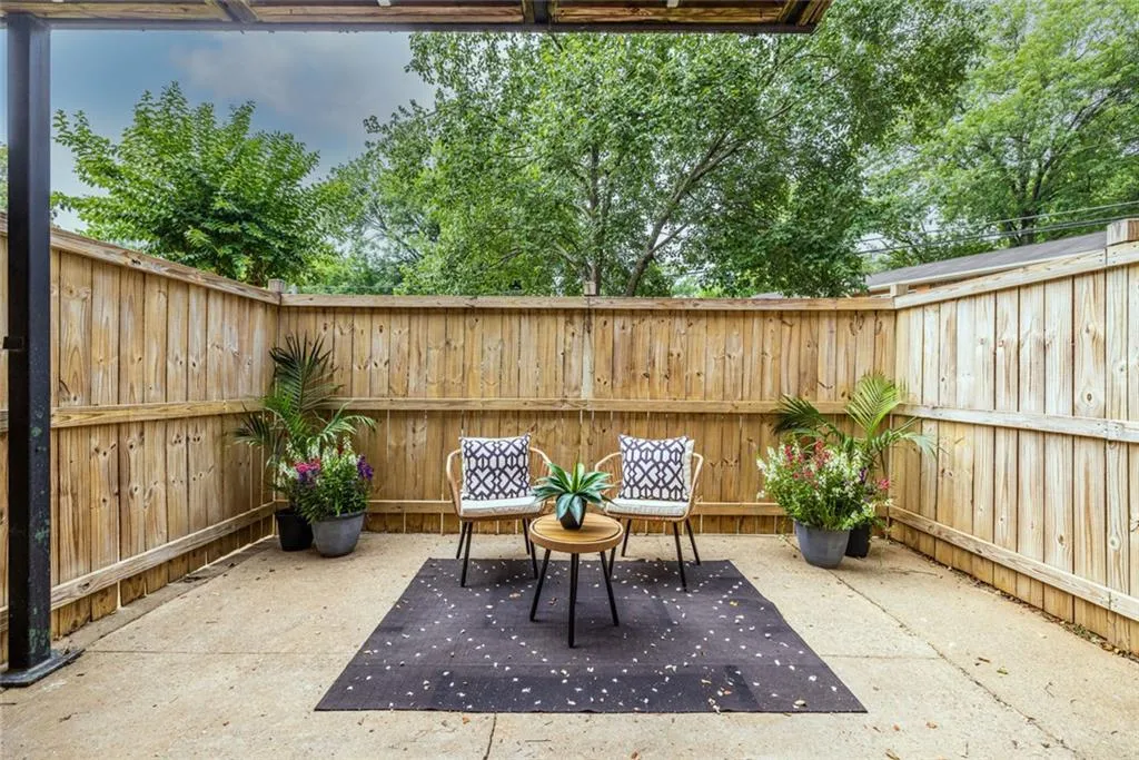 115 Biscayne Drive Nw Unit F10, Atlanta, Georgia 30309, 3 Bedrooms Bedrooms, ,2 BathroomsBathrooms,Residential,For Sale,115 Biscayne Drive Nw Unit F10,7593890