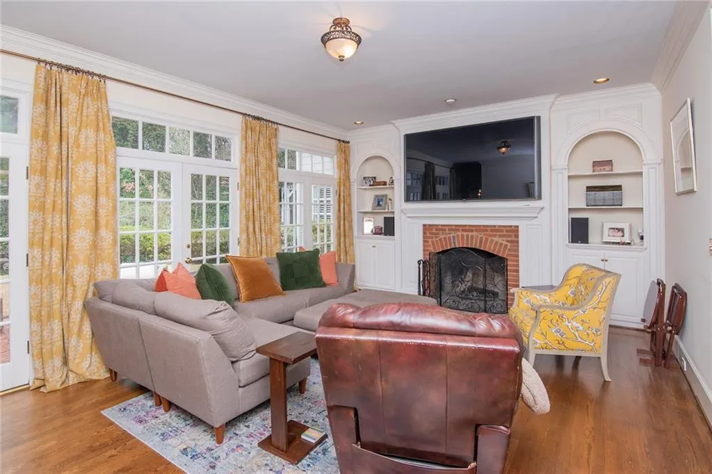 60 Old Vermont Place, Sandy Springs, Georgia 30328, 5 Bedrooms Bedrooms, ,5 BathroomsBathrooms,Residential,Sold,60 Old Vermont Place,6849947