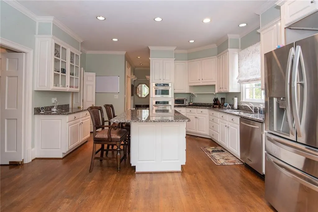 60 Old Vermont Place, Sandy Springs, Georgia 30328, 5 Bedrooms Bedrooms, ,5 BathroomsBathrooms,Residential,Sold,60 Old Vermont Place,6849947