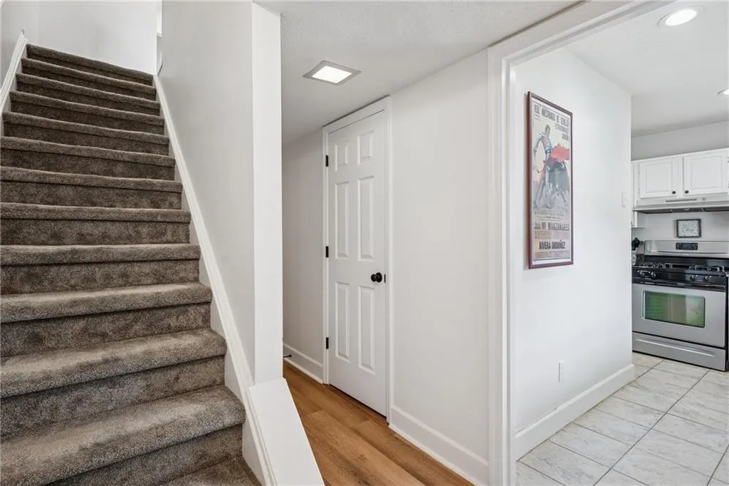 1771 Defoor Avenue Nw Unit D, Atlanta, Georgia 30318, 2 Bedrooms Bedrooms, ,2 BathroomsBathrooms,Residential,For Sale,1771 Defoor Avenue Nw Unit D,7643526