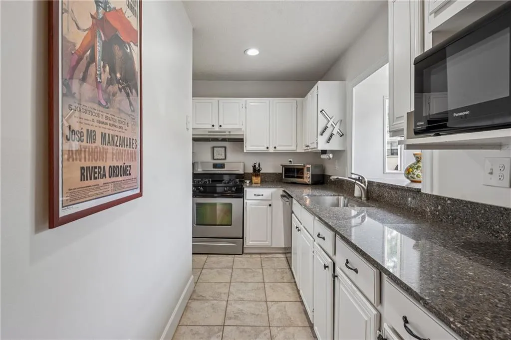 1771 Defoor Avenue Nw Unit D, Atlanta, Georgia 30318, 2 Bedrooms Bedrooms, ,2 BathroomsBathrooms,Residential,For Sale,1771 Defoor Avenue Nw Unit D,7643526