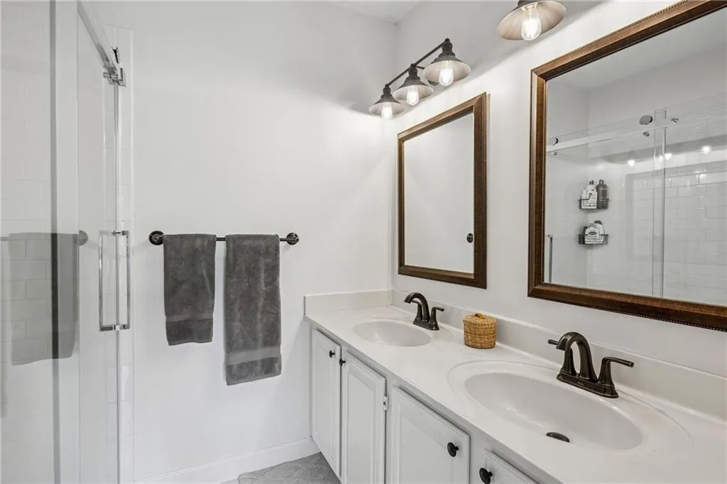 1771 Defoor Avenue Nw Unit D, Atlanta, Georgia 30318, 2 Bedrooms Bedrooms, ,2 BathroomsBathrooms,Residential,For Sale,1771 Defoor Avenue Nw Unit D,7643526