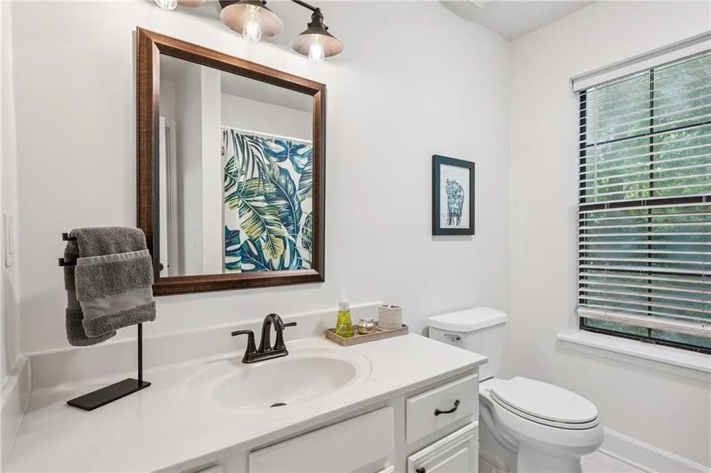 1771 Defoor Avenue Nw Unit D, Atlanta, Georgia 30318, 2 Bedrooms Bedrooms, ,2 BathroomsBathrooms,Residential,For Sale,1771 Defoor Avenue Nw Unit D,7643526
