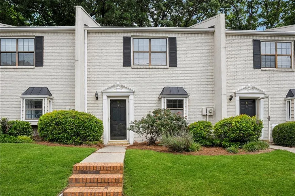 1771 Defoor Avenue Nw Unit D, Atlanta, Georgia 30318, 2 Bedrooms Bedrooms, ,2 BathroomsBathrooms,Residential,For Sale,1771 Defoor Avenue Nw Unit D,7643526