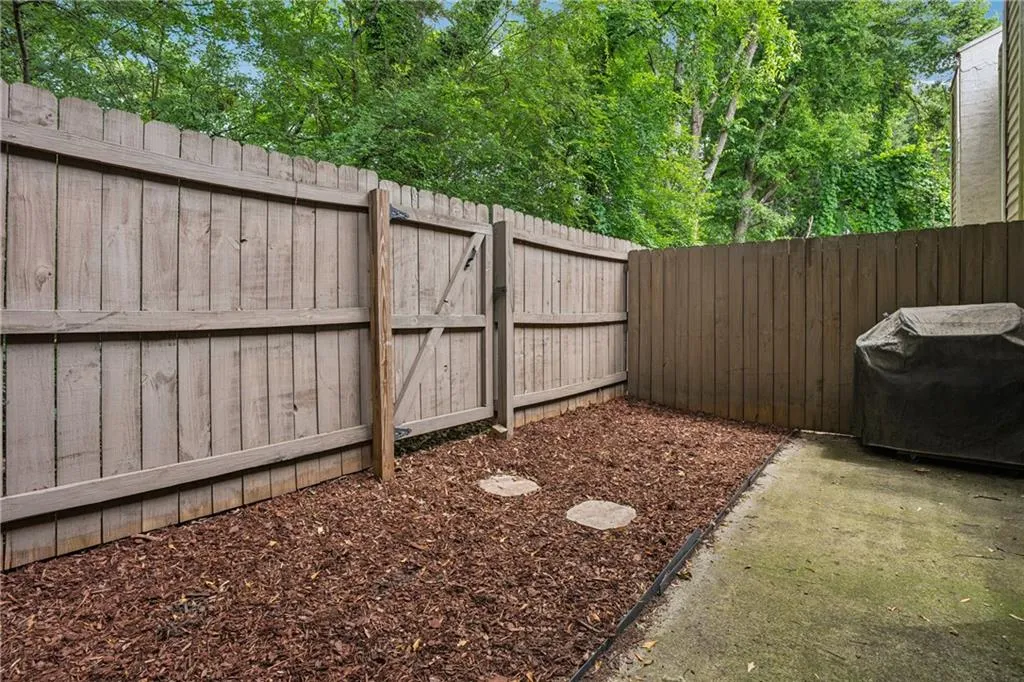 1771 Defoor Avenue Nw Unit D, Atlanta, Georgia 30318, 2 Bedrooms Bedrooms, ,2 BathroomsBathrooms,Residential,For Sale,1771 Defoor Avenue Nw Unit D,7643526