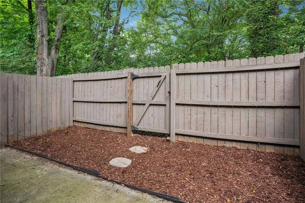 1771 Defoor Avenue Nw Unit D, Atlanta, Georgia 30318, 2 Bedrooms Bedrooms, ,2 BathroomsBathrooms,Residential,For Sale,1771 Defoor Avenue Nw Unit D,7643526