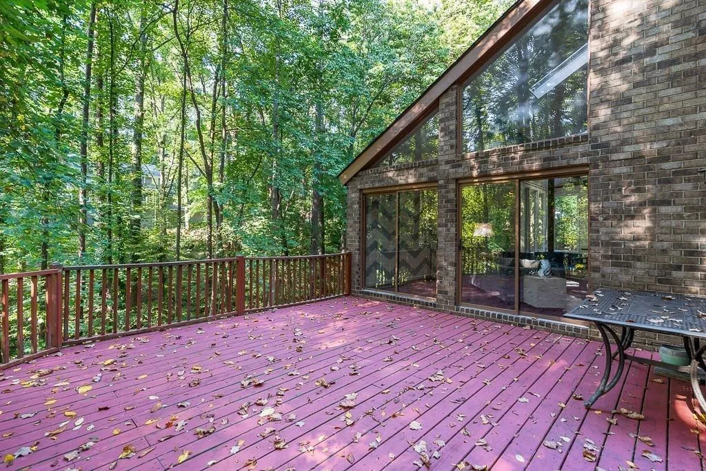 1563 Huntingdon Trail, Sandy Springs, Georgia 30350, 4 Bedrooms Bedrooms, ,3 BathroomsBathrooms,Residential,Sold,1563 Huntingdon Trail,7012273