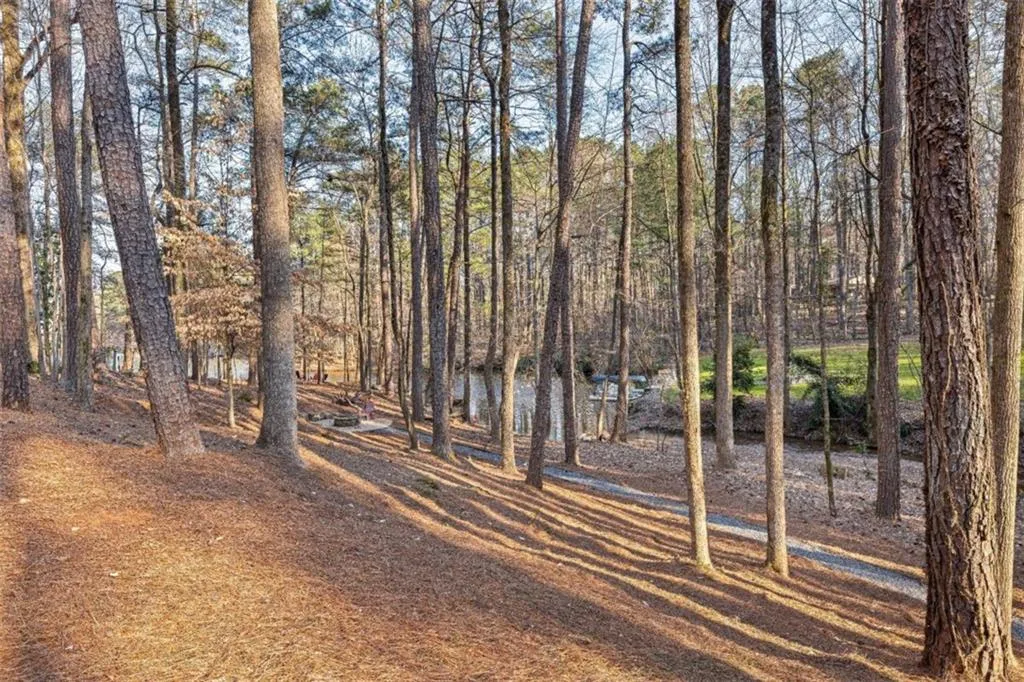 1563 Huntingdon Trail, Sandy Springs, Georgia 30350, 4 Bedrooms Bedrooms, ,3 BathroomsBathrooms,Residential,Sold,1563 Huntingdon Trail,7012273